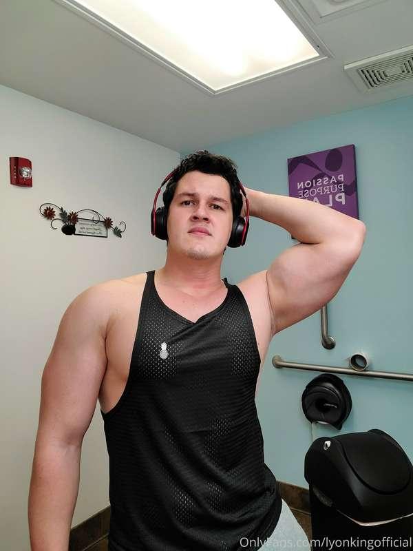 I need a workout buddy 😈🥵