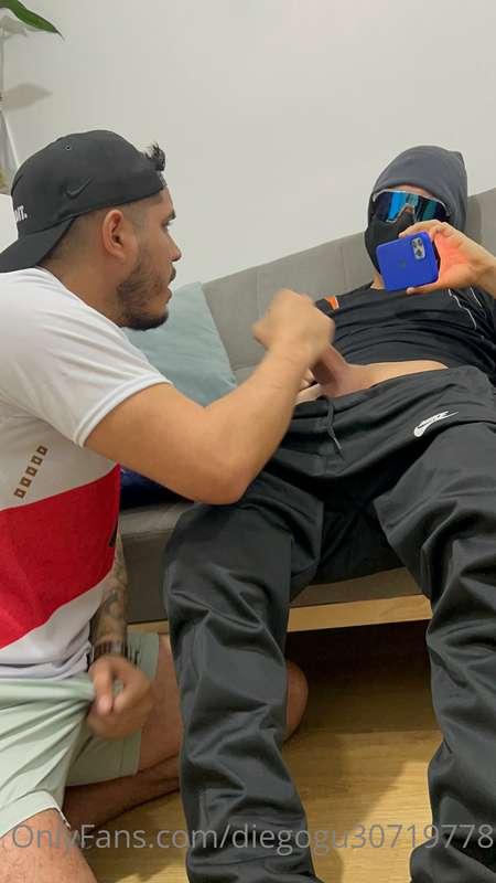 😳🍆

@diegogu30719778 @xbeast_boy