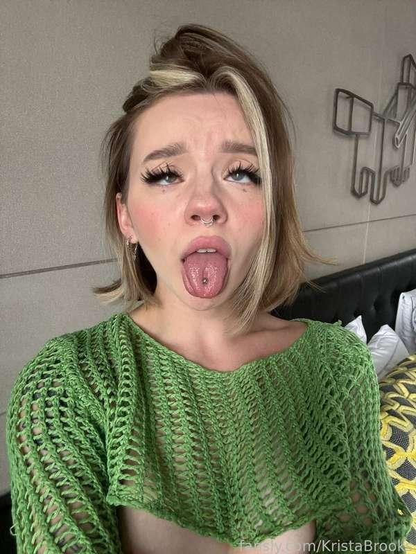 I felt pretty and wanted to share a selfie

#cute #natural #blonde #tongue #sweet #kawaii #uwu #teen #ahegao
