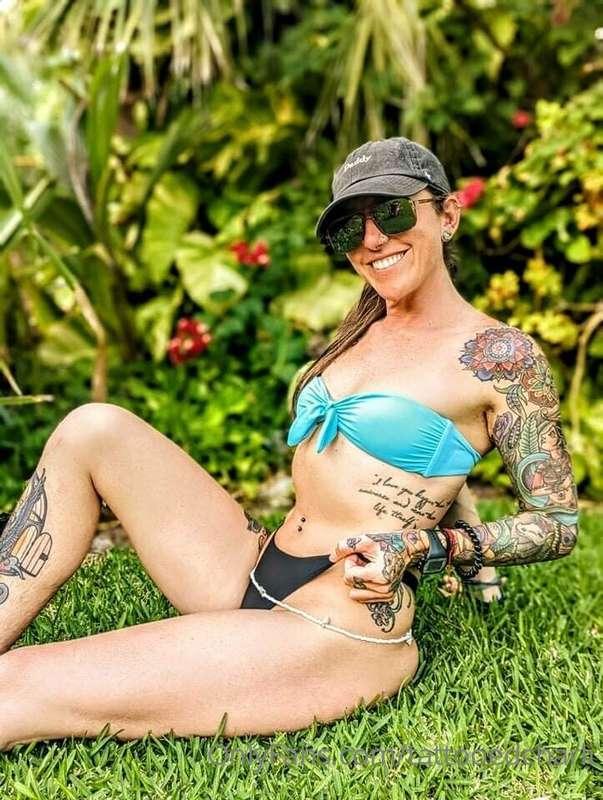 Spending some time in the jungle…naked🌴