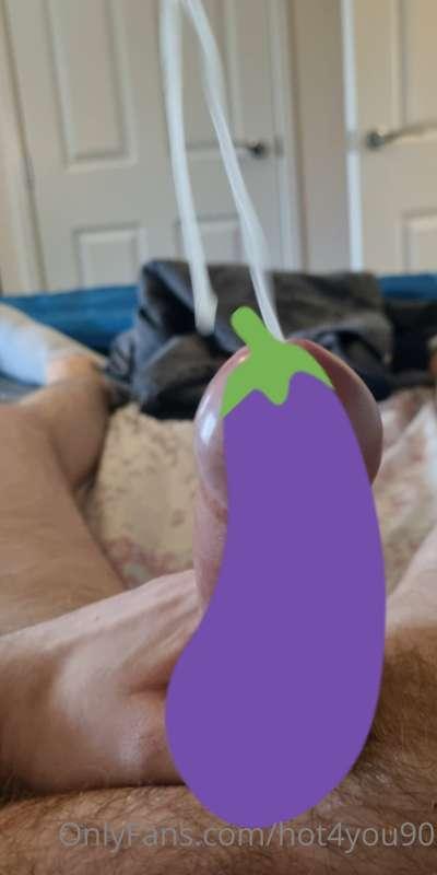 Want to see this cumshot, plus extra jerking with precum?
Un..