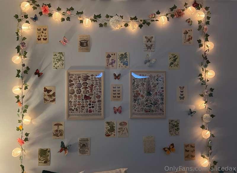 and i decorated my room 😊 