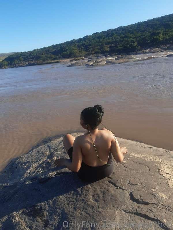 Happy Easter 🐇🐇🐰🐰...Got any requests? My DM is open 🥳🥳