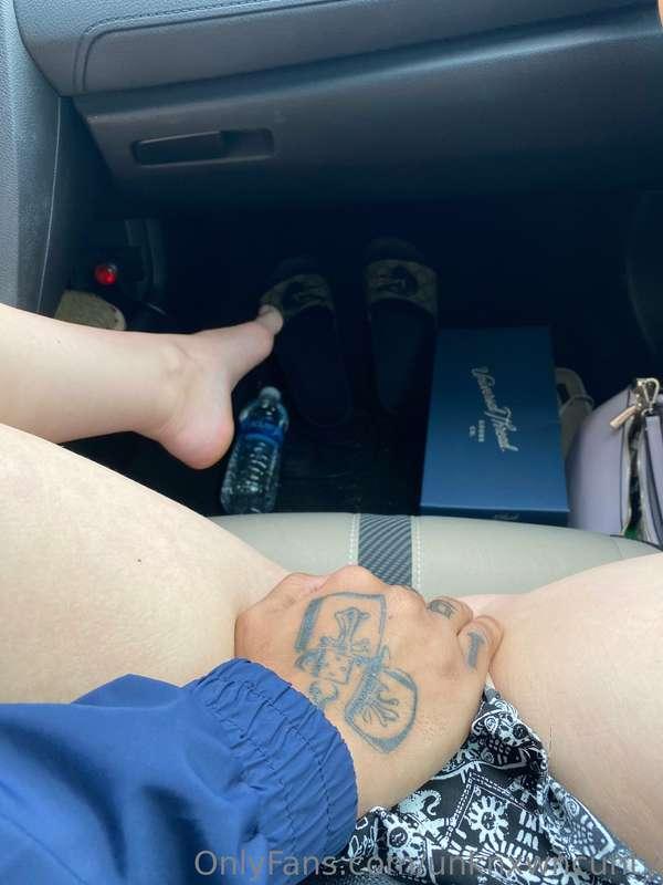 finger me while you drive 😝