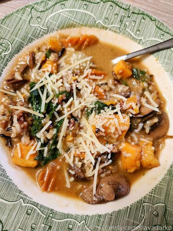 here's what i cooked today!! autumn harvest soup with mushrooms, carrots, wild rice, kale, onion, and sweet potatoes!! it was really good and easy to make :3 i wanna start posting more things abt myself and i think the food i cook will be a good starting point ♡♡♡

also ima be posting my first mystery monday post a lil later and explaining what i want it to be