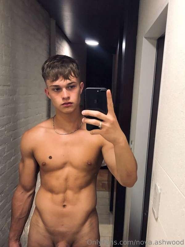 Completely exposed and completely irresistible… can you hand..