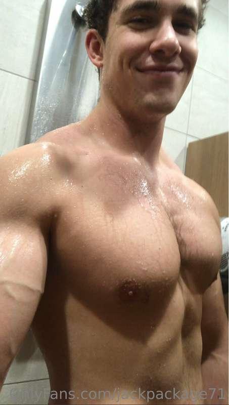 Love my pecs in this pic