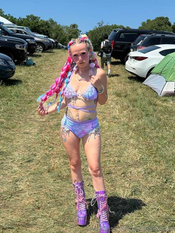 are rave girls your type? 🥰