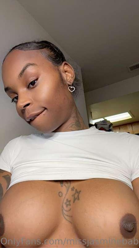 Cuz it’s Tuesday 💋🍪🍪