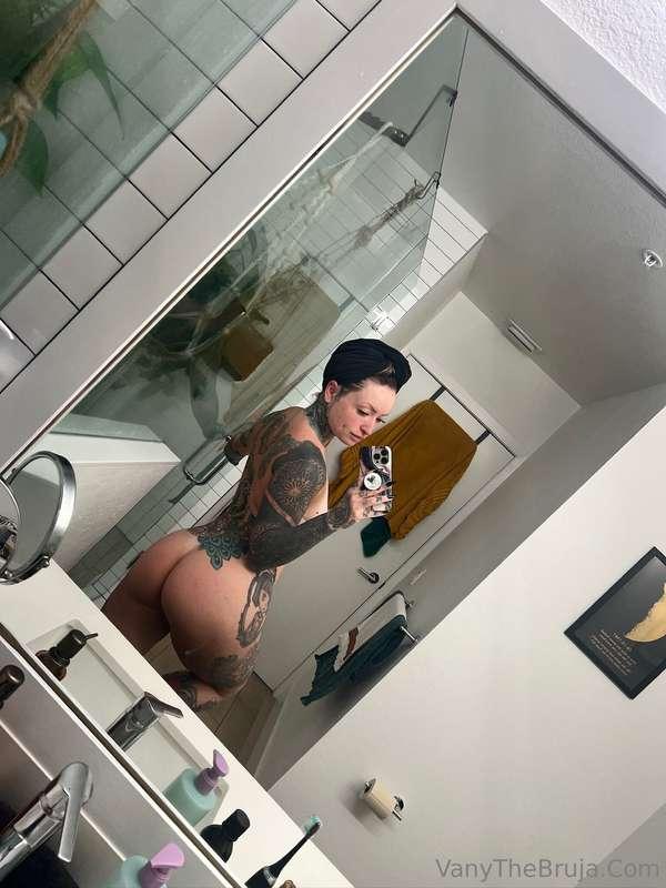 Get a FULL NAKED bundle just for $10!1 SPOT!