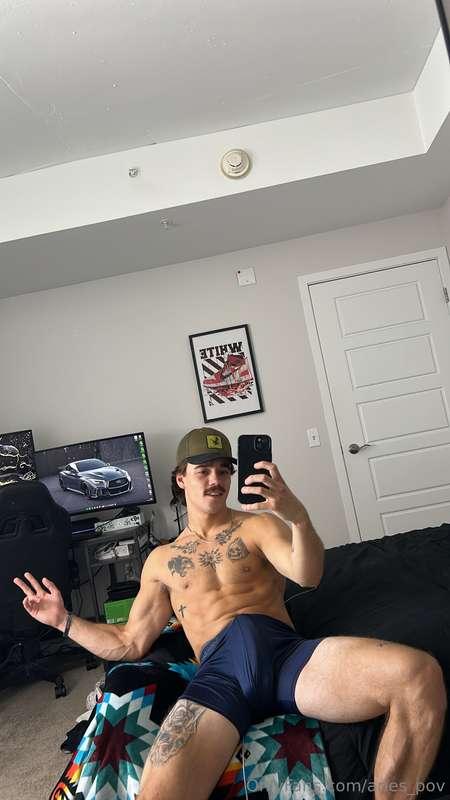 Your favorite fantasy just posted 💪