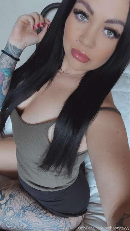 Tip me $5 if you want me to make content in a sexy school gi..