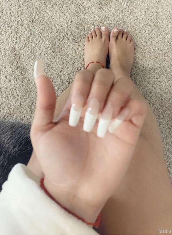 In the mood to get my toes sucked on 🤤
