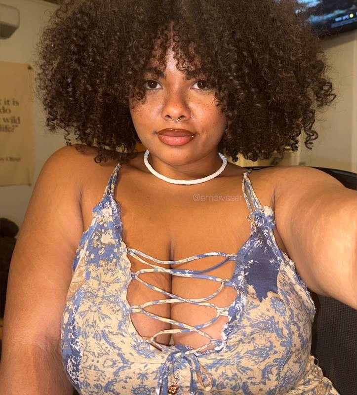 what do we think about the dress? amazing?? or amazingggg?🫶🏽..