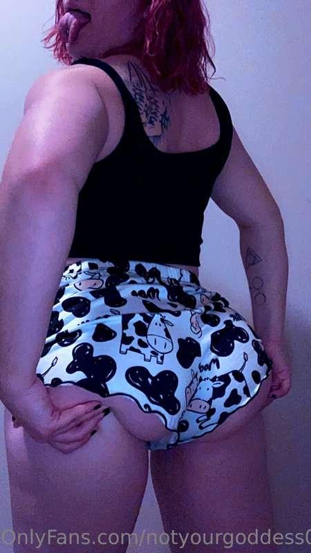 Couple free booty pics as encouragement to buy my other cont..
