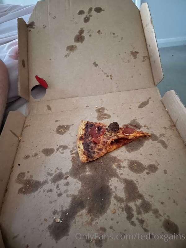 eating lots of pizza 😋