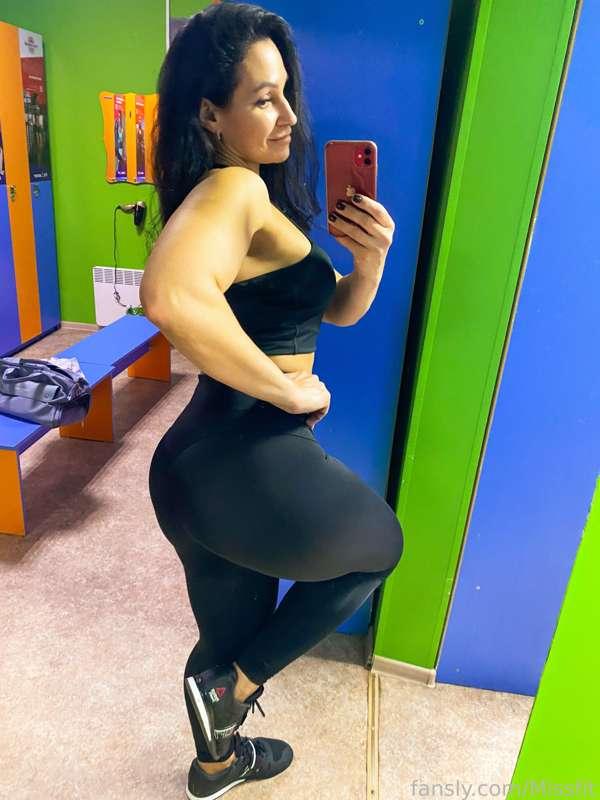 #fyp
#ass
#bigass
#fitnesgirl
#girl