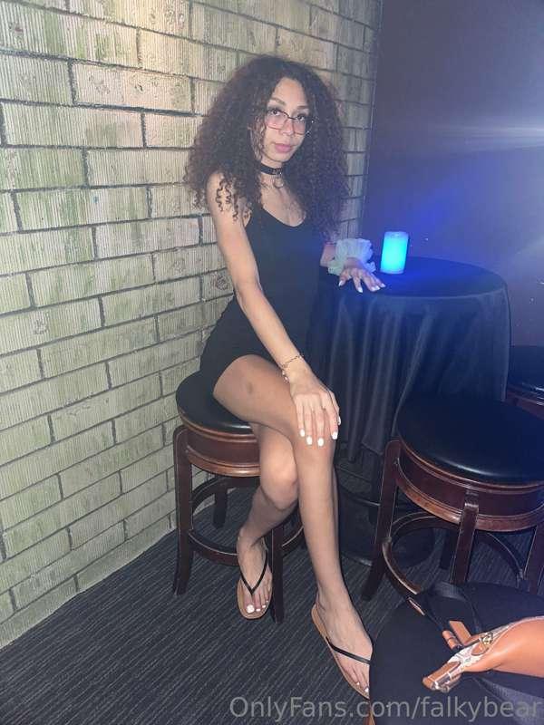 Everyone loves a little black dress 🤭🖤