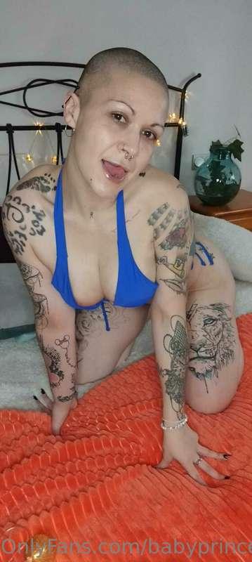 Message me if you want me to gagg on your dick 😇