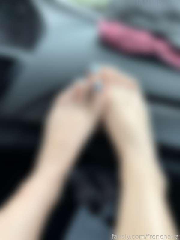 how do my feet look up on the dashboard 😌😇

#feet #feetfetish #socks #footreveal #foot #footfetish #footworship #goddess #fyp #cute #pedicure #bluetoes #soles #toes #sexy #barefoot