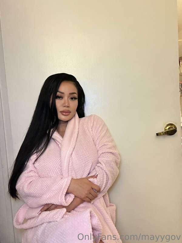 don’t you wanna know what’s underneath🔞i’ll show you tonight..