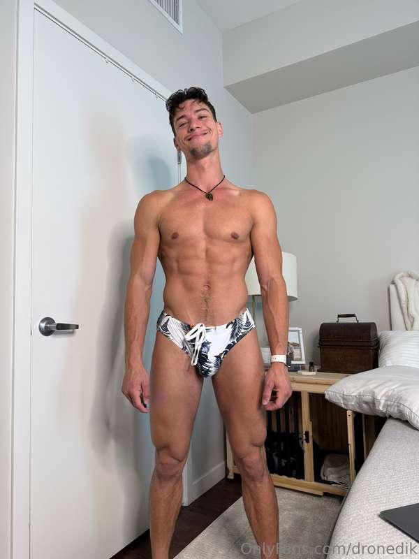 Love these new speedos I got from some subscribers! 😄😉 whoev..