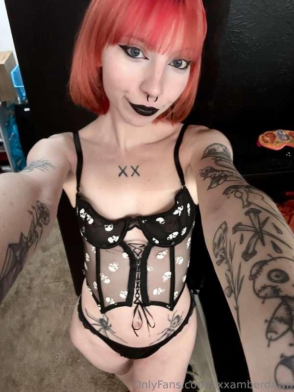 goth dommy mode activated