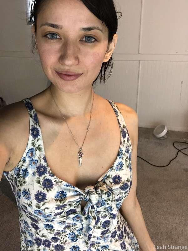 Good morning!! Here’s a picture of my face and dress of the ..
