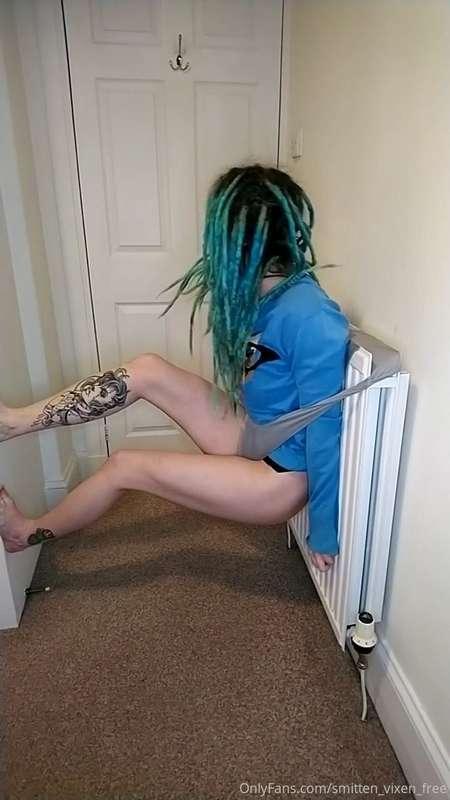 Toasting my buns with some wedgies on the radiator! Like cha..