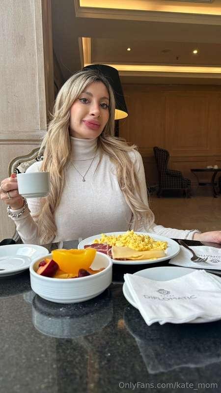 Good morning, darling 😘😘