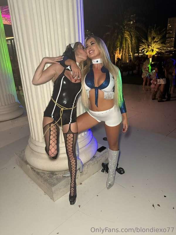 Did you see our new set? 😈 check your dms from last night 💦