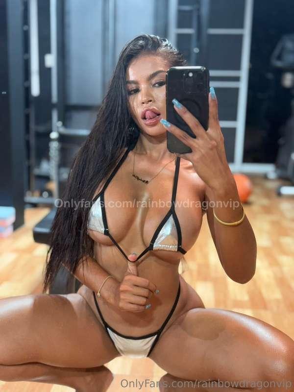 Would you give me a rim job🕳️🍑 after licking my pussy out 🐱 ..