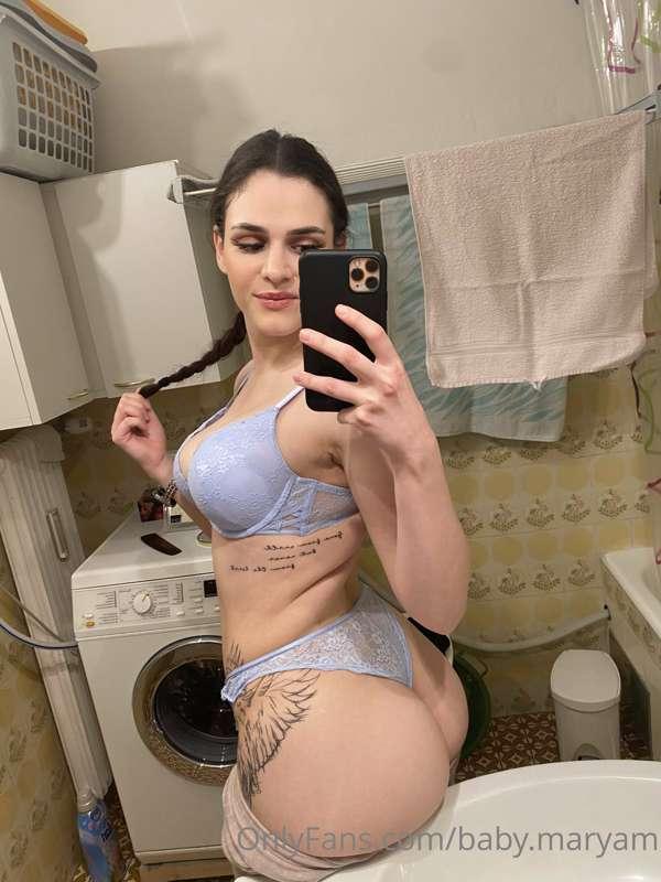 Naughty bathroom selfie 👅