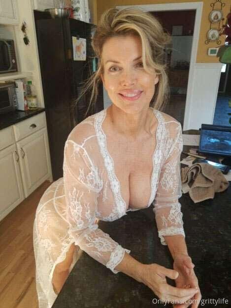 It's a sexy Sunday morning. I've been waiting for you....Wou..