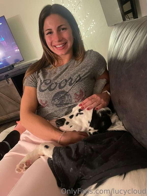 We love cozy days on the couch :)