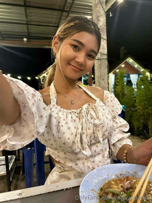 POV: Having a dinner date with me 😘😘😘