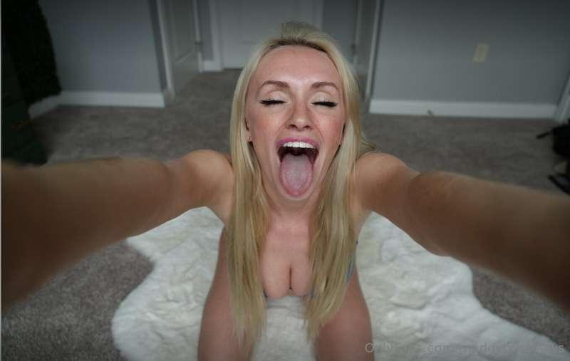 Begging for my mouth to get filled - will you fill it?