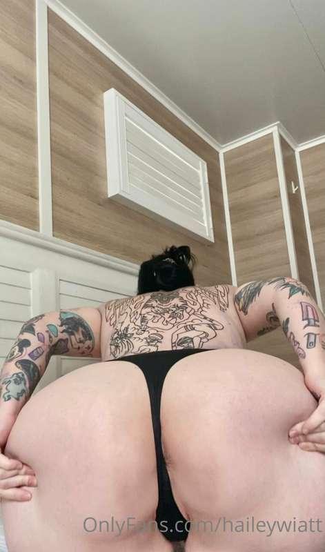 Needs a smack😈