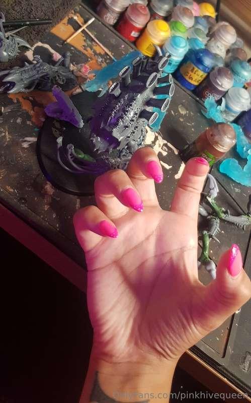 I CANT DO ANY GREEN STUFF WORK WHILE I HAVE THESE CLAWS ON!!..