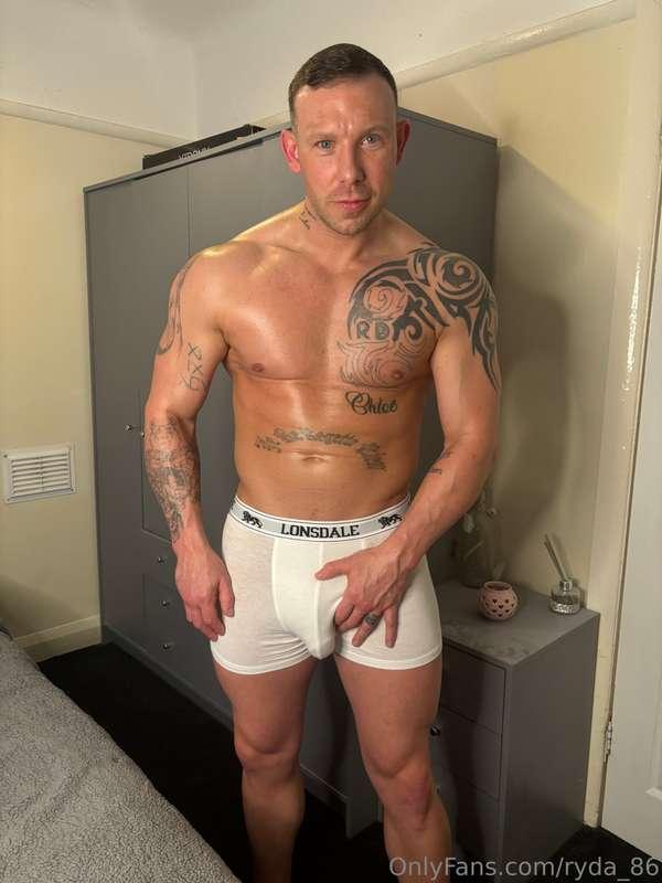 Swipe to take them off 🍆