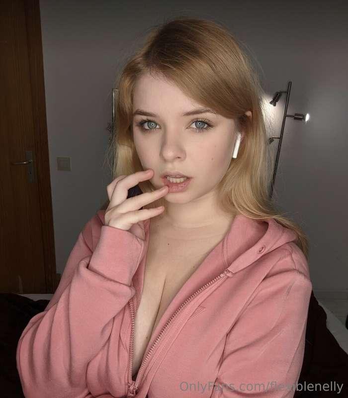 𝐅𝐑𝐄𝐄 𝐒𝐔𝐁👉@rosie_wettie🙈🔞@rosie_wettie BIG BOOBS QUEEN just t..