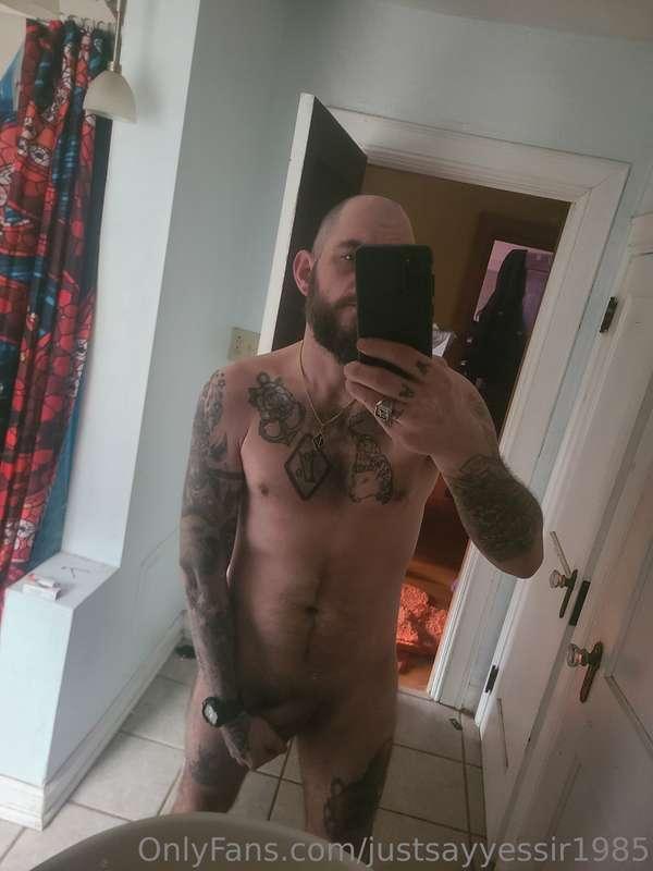 Fresh out the gym & ready to shower. A few teasers just for ..