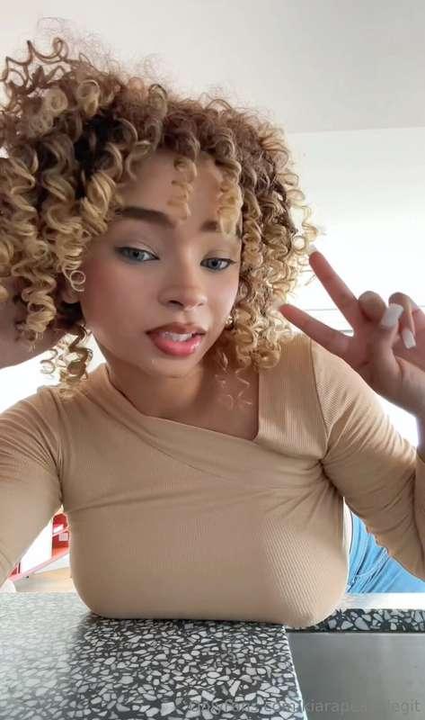 ✌🏼