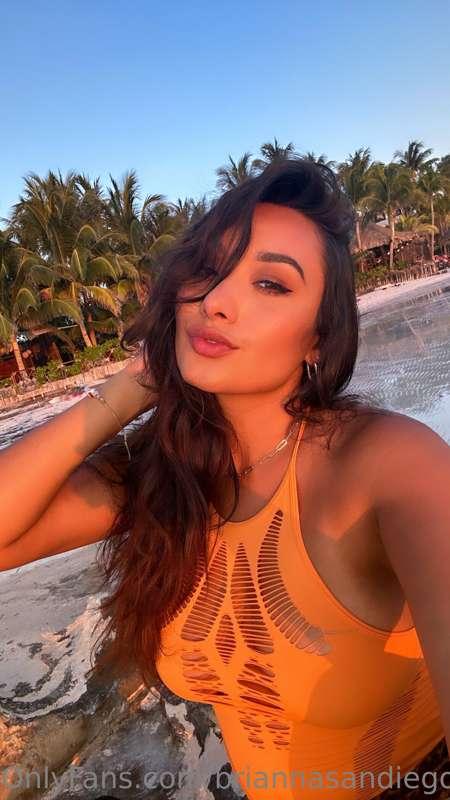Island Girl 🤍🌴