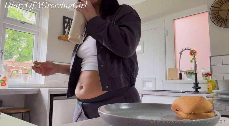 I’m posting my 7k calories in a day clip on my other site to..