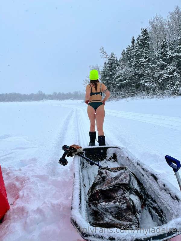 ***swipe left***
When there’s no one but you on the lake so ..