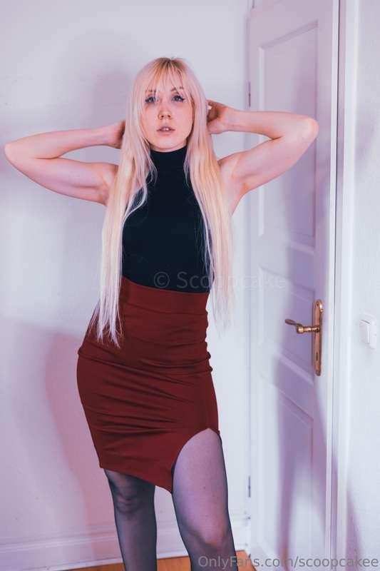 How do you like this cute outfit? 🖤✨🪞✨🪞Wie gefällt dir diese..