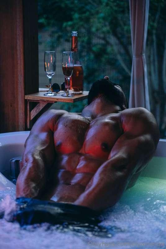 DM for my hot jacuzzi video ♥️