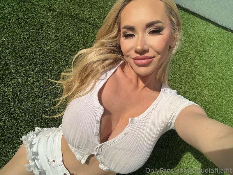 Gettin' that D (Vitamin D) 😜🤣