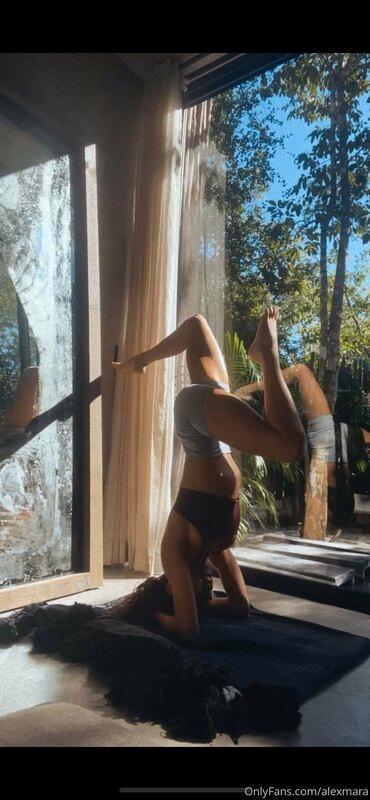 Goodmorning✨. Starting my morning off with some beautiful me..